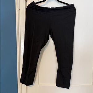 Black lululemon Cropped Leggings